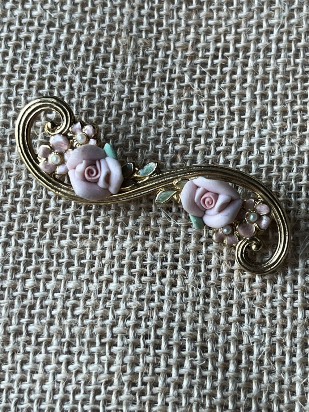 Vintage 1928 Jewelry Company Floral Swirl Rose Pearl Brooch